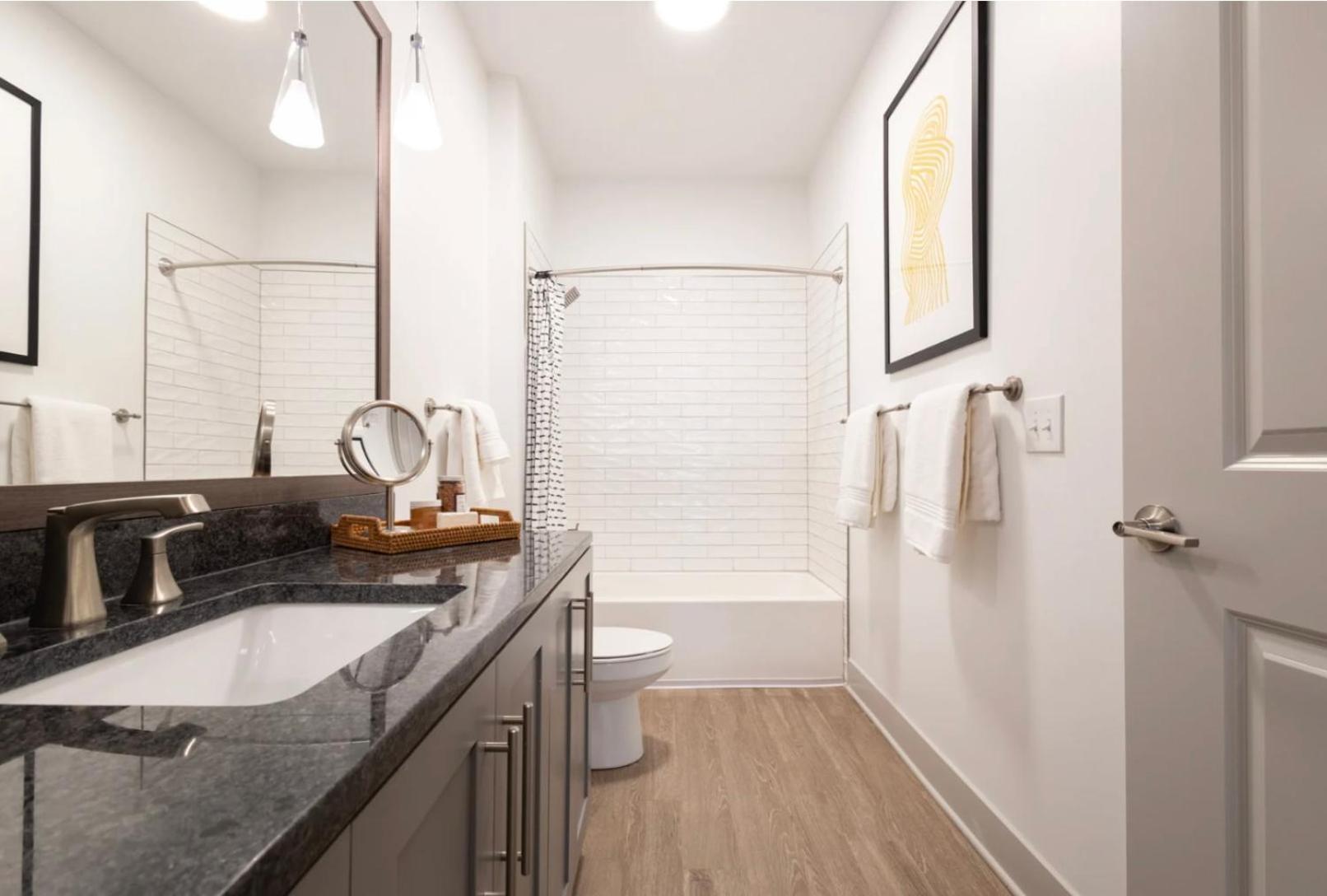 Apartment Charming 2br 2ba Retreat Near Downtown Cincinnati