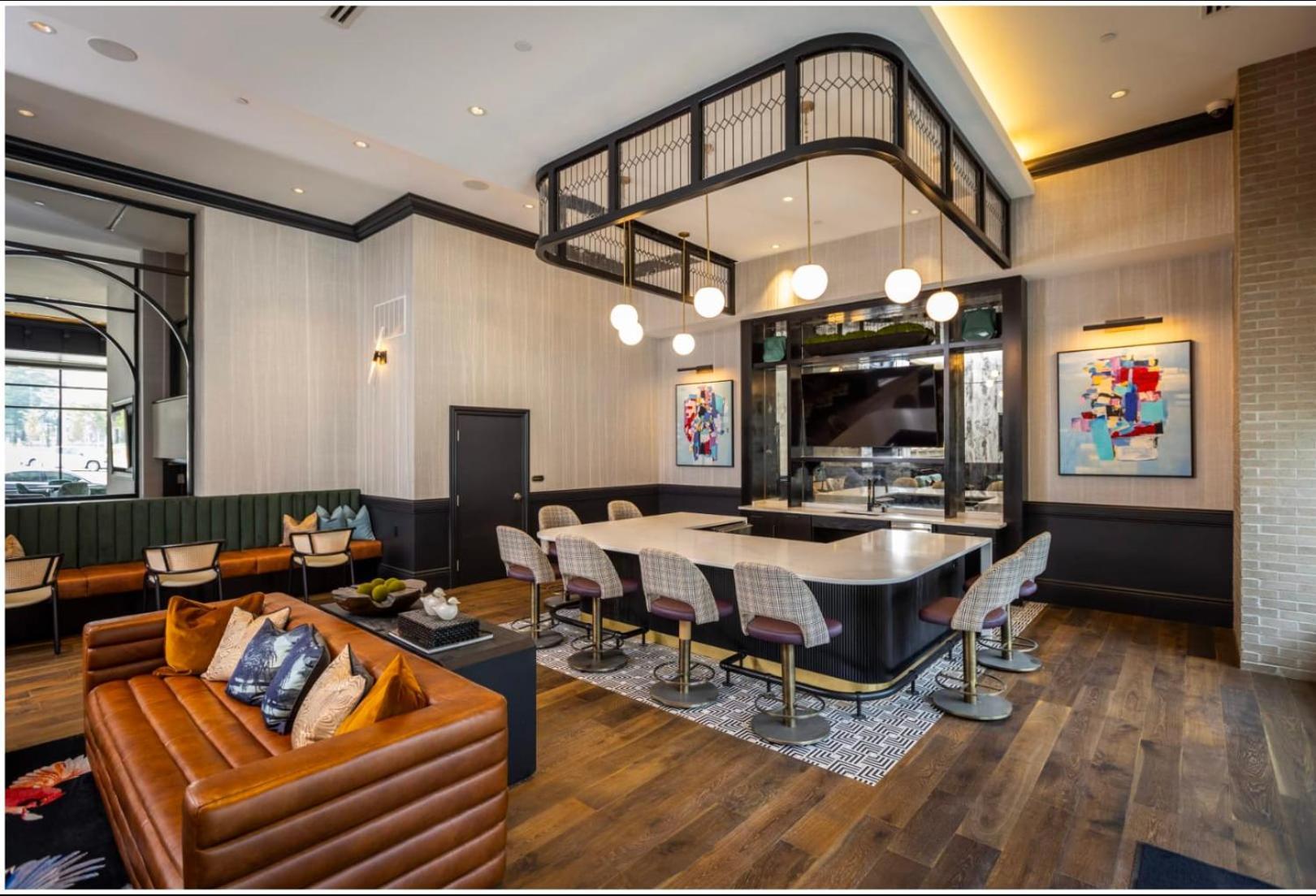 Charming 2br 2ba Retreat Near Downtown Apartment *