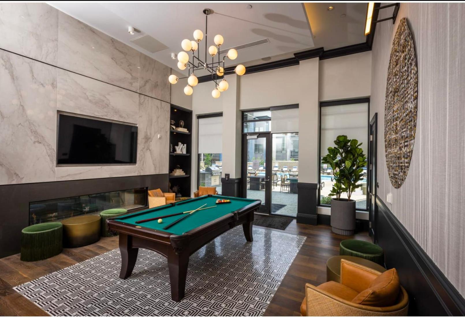 Charming 2br 2ba Retreat Near Downtown