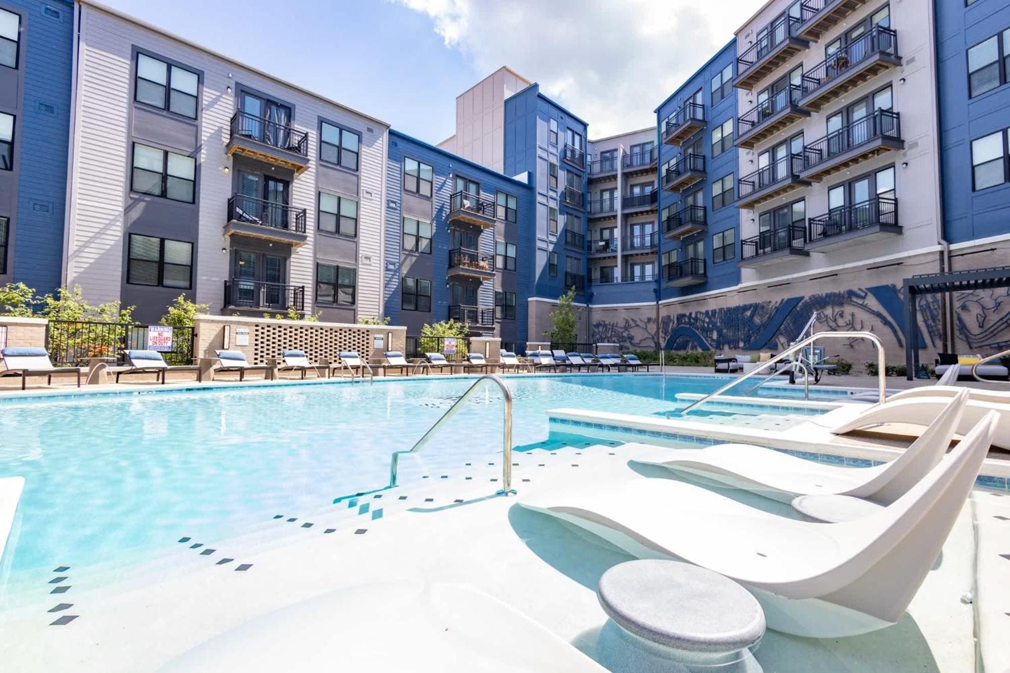 Charming 2br 2ba Retreat Near Downtown